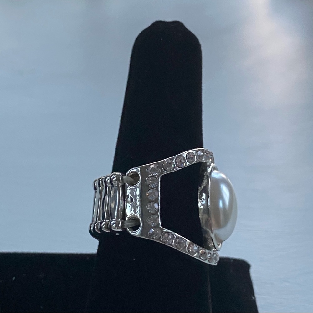 Pearl & Rhinestone Stretch Ring - Picture 7 of 11
